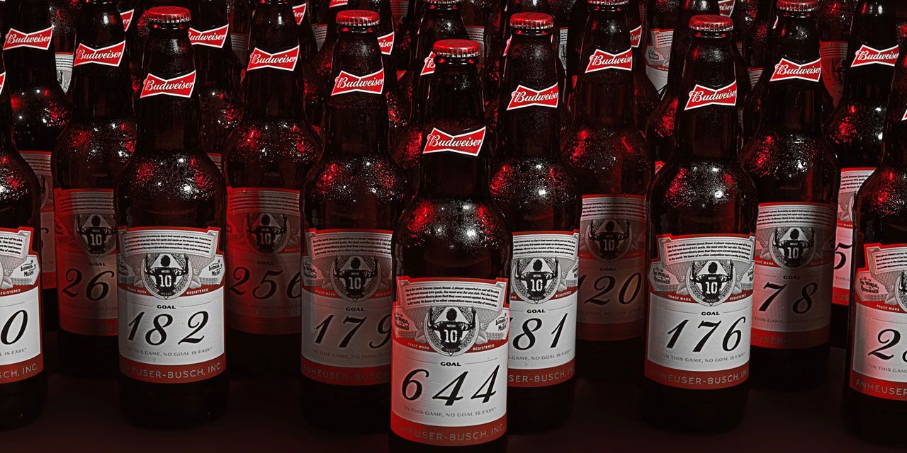 Budweiser envoie 644 bouteilles numérotées au 160 gardiens de but victimes de Messi !
