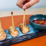 Saucisses de poisson et ketchup au whisky tourbé